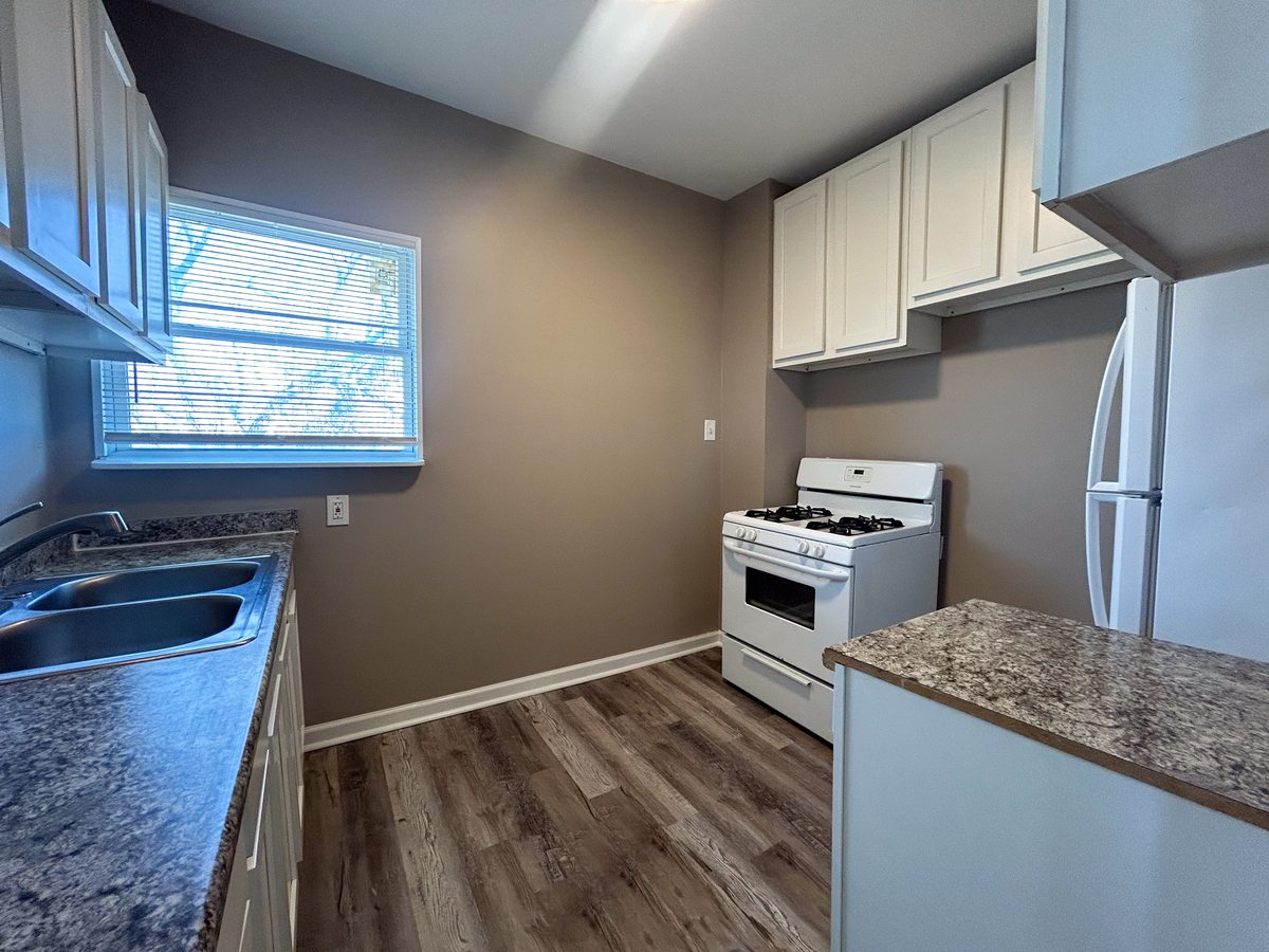 5207 unit 3 kitchen